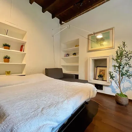 Sunny Balcony In Porta Romana Apartment Milan